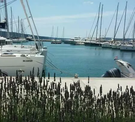 Апартаменты Barbara-kastela With Heated Pool