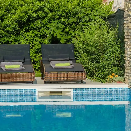 Barbara-kastela With Heated Pool Апартаменты Каштела