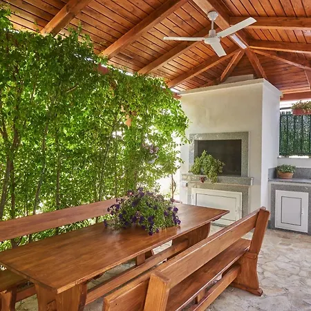 Barbara-kastela With Heated Pool *
