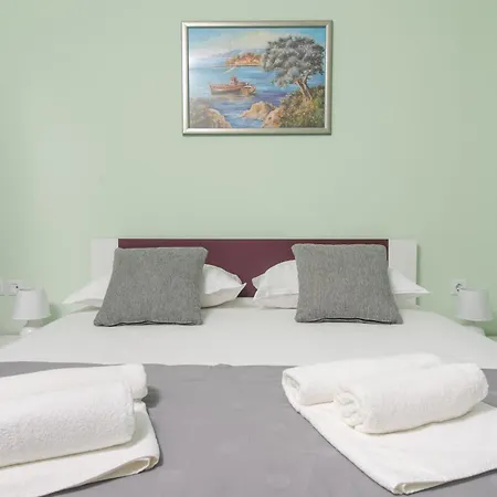 Barbara-kastela With Heated Pool Apartment *