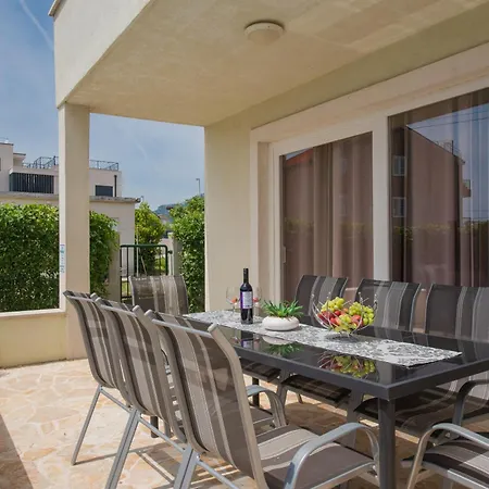 Barbara-kastela With Heated Pool Apartment Kastela