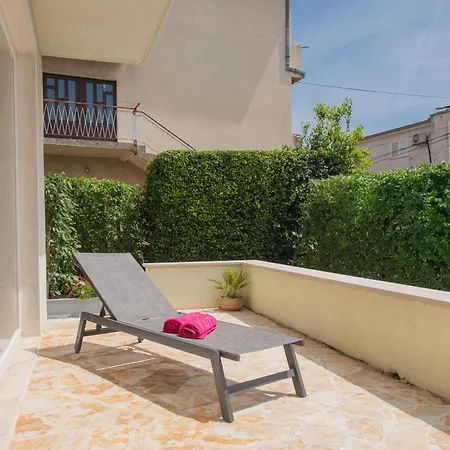 Barbara-kastela With Heated Pool Apartment