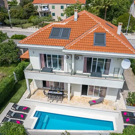 Barbara-kastela With Heated Pool *