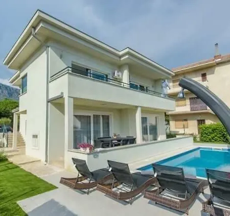 Barbara-kastela With Heated Pool *