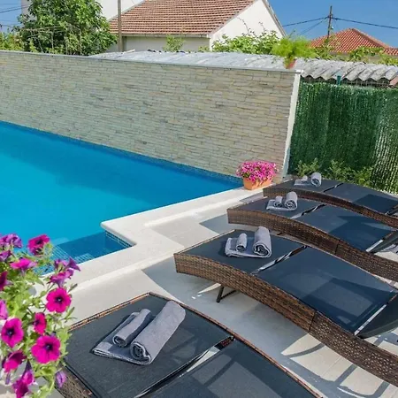 Barbara-kastela With Heated Pool Apartment *